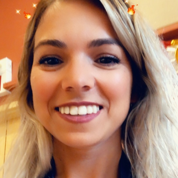 Meet your Posher, Diana - Picture 1 of 2